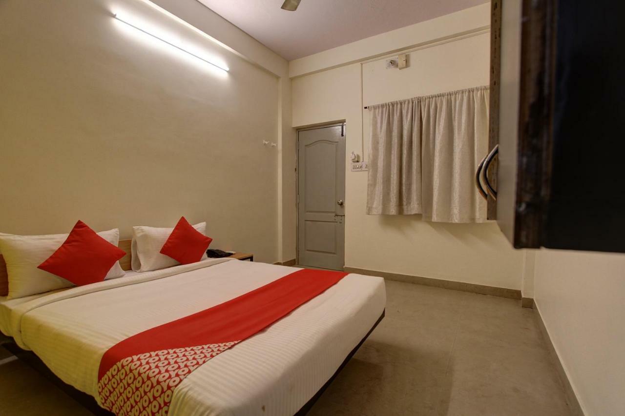 Oyo Flagship 36650 Tristar Inn Коимбатур Номер фото